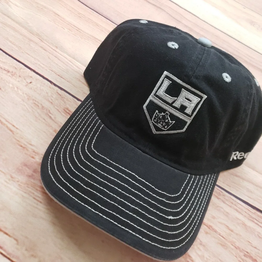 Los Angeles‎ Kings Hat Cap Strap Back Black Gray NHL Hockey Mens Reebok NEW A1